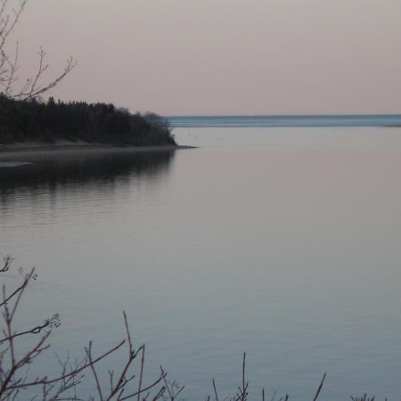 Motel De La Pointe Aux Bouleaux Baie-Sainte-Catherine Εξωτερικό φωτογραφία