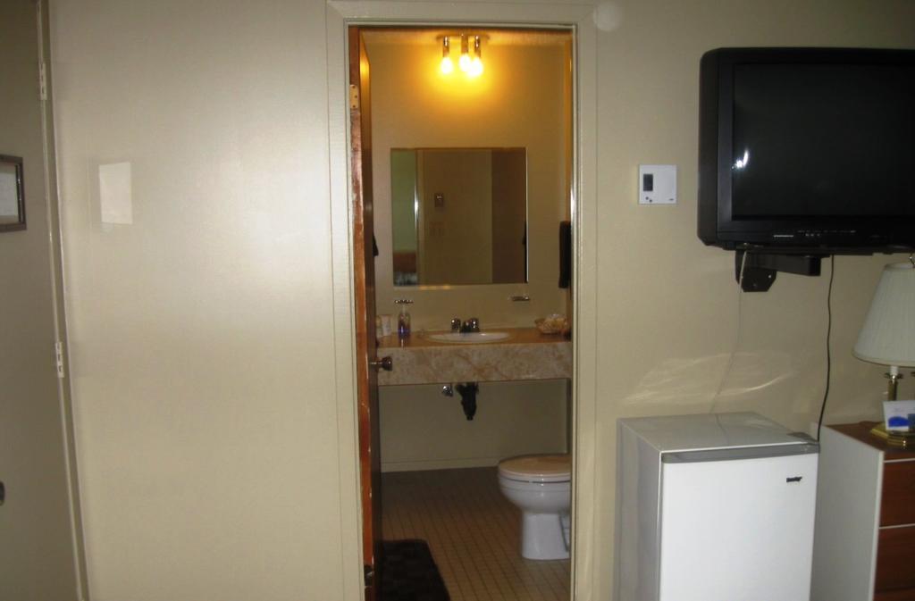Motel De La Pointe Aux Bouleaux Baie-Sainte-Catherine Δωμάτιο φωτογραφία
