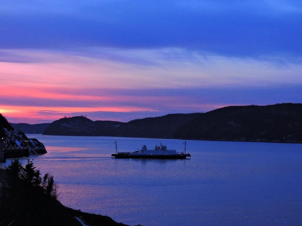 Motel De La Pointe Aux Bouleaux Baie-Sainte-Catherine Εξωτερικό φωτογραφία