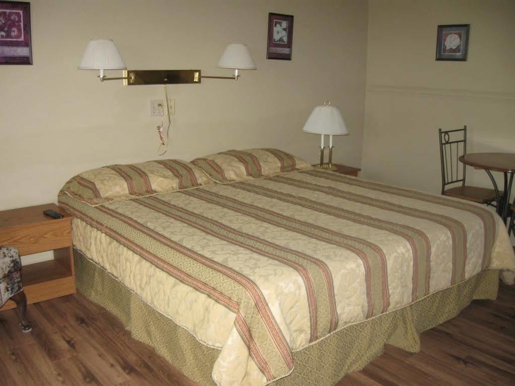 Motel De La Pointe Aux Bouleaux Baie-Sainte-Catherine Εξωτερικό φωτογραφία