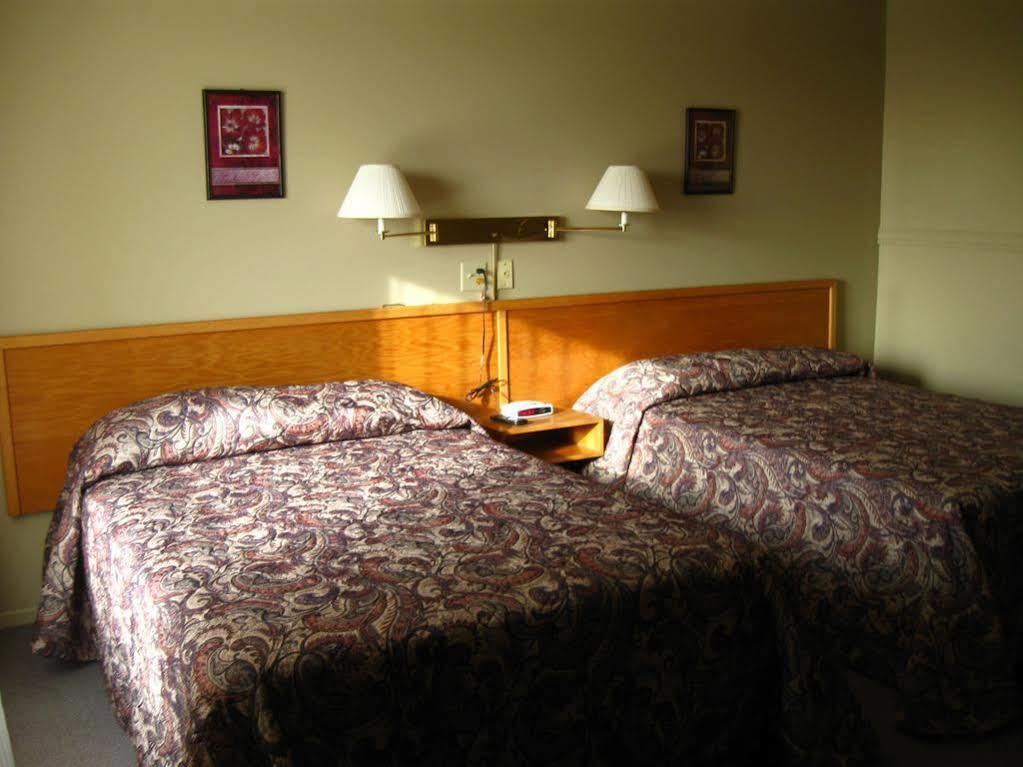 Motel De La Pointe Aux Bouleaux Baie-Sainte-Catherine Εξωτερικό φωτογραφία